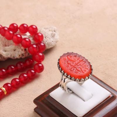 خرید انگشتر نقره عقیق سرخ با حکاکی "مظلوم حسین" (ع)؛ نشان دلدادگی و حزن مقدس کد 2071