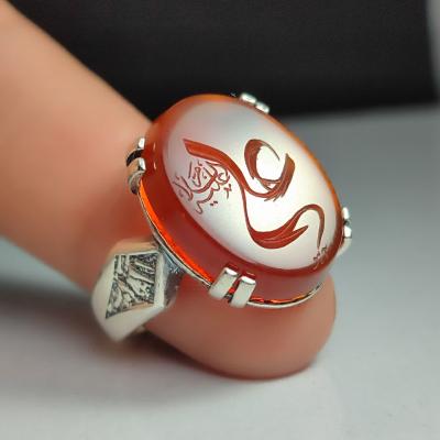 خرید انگشتر نقره عقیق سرخ با حکاکی "علی (ع)" و رکاب خاص چهار چنگ کد ۱۹۰۷