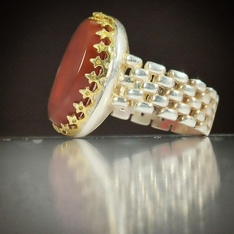 خرید انگشتر عقیق قرمز طرح رولکسی با حکاکی یابقیه‌الله؛ تلفیق شکوه و معنویت کد 2183
