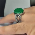 خرید انگشتر عقیق سبز با رکاب شمشیر ذوالفقار؛ نماد شجاعت و جوانمردی کد 2002