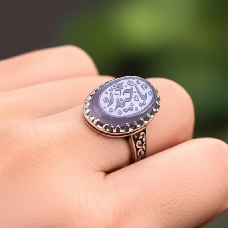 انگشتر نقره باسنگ عقیق سوسنی حکاکی یاحیدر و یافاطمه کد ۱۶۰۹