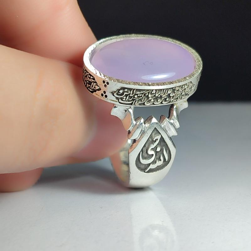 انگشتر نقره باسنگ عقیق سوسنی دور رکاب سوره آیت الکرسی بغل رکاب العزه الله حسبی الله کد 2304
