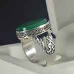 انگشتر نقره باسنگ عقیق سبز ذکر روی رکاب (صلوات حضرت زهرا) ذکر بغل رکاب (یافاطمه) و (یاعلی) کد 2321