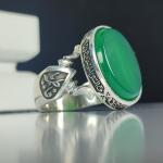 انگشتر نقره باسنگ عقیق سبز ذکر روی رکاب (صلوات حضرت زهرا) ذکر بغل رکاب (یافاطمه) و (یاعلی) کد 2321