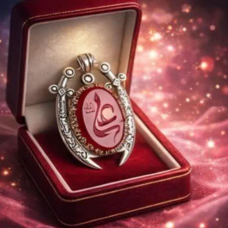 خرید گردنبند ذوالفقار نقره با عقیق سرخ و تاج برنجی؛ تلفیق شکوه و اصالت کد 1851