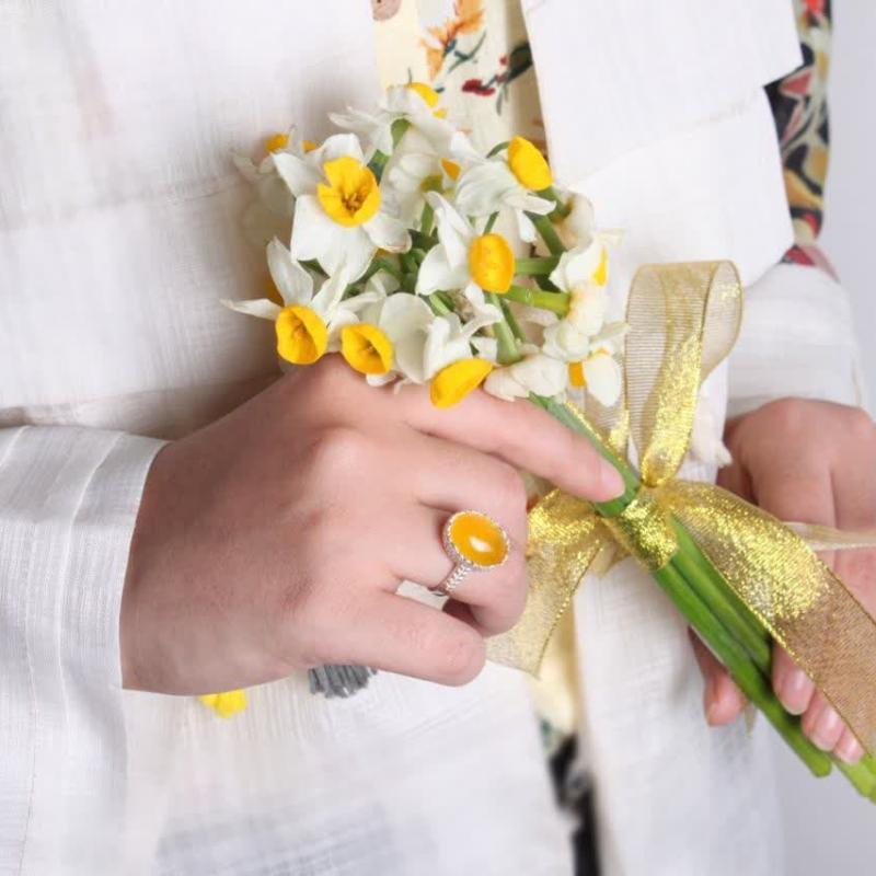 انگشتر نقره با سنگ عقیق زرد شرف و الشمس درجه یک – کد 1061